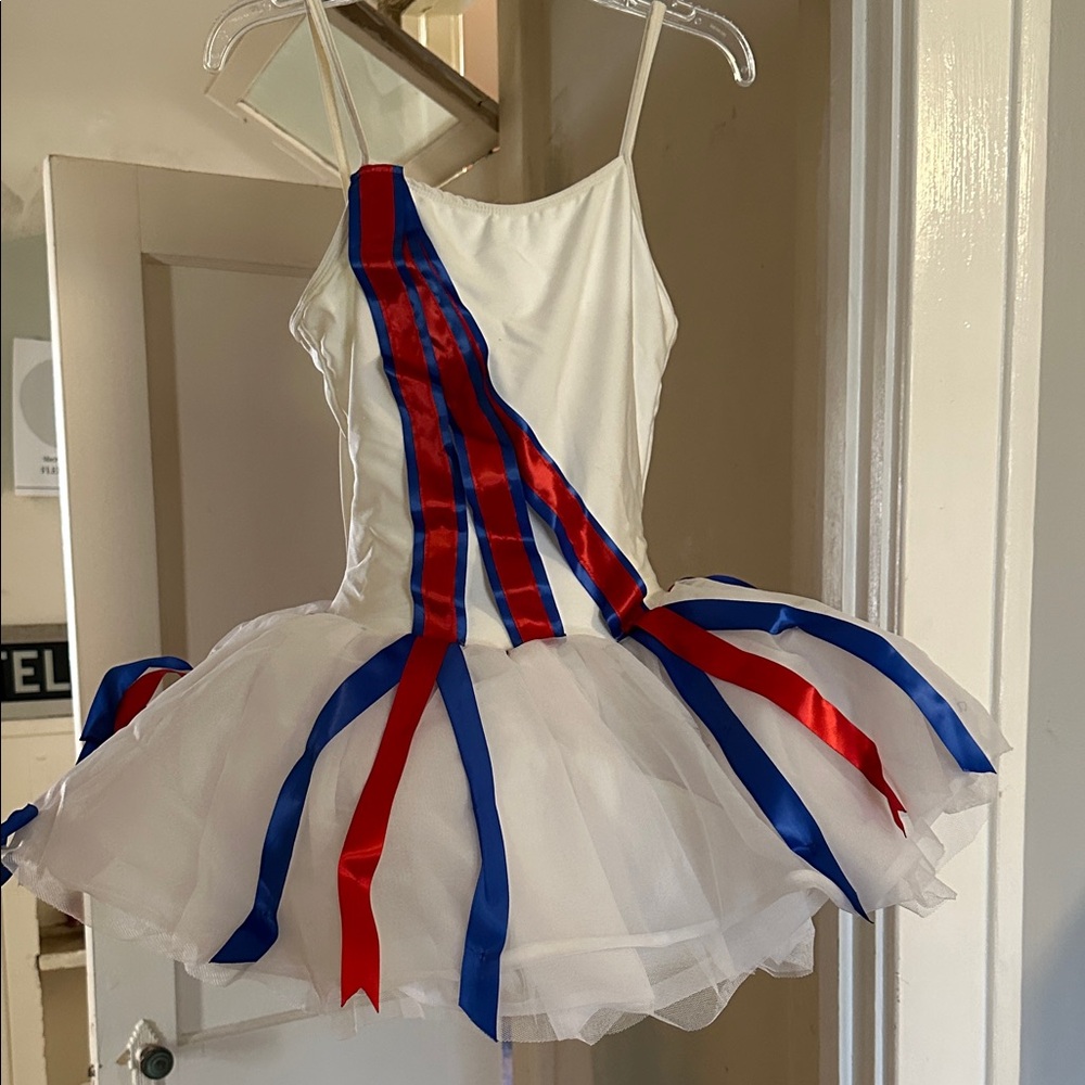Revolution White Costume wRed&Blue Ribbons, Size Adult Sm for T(w)een